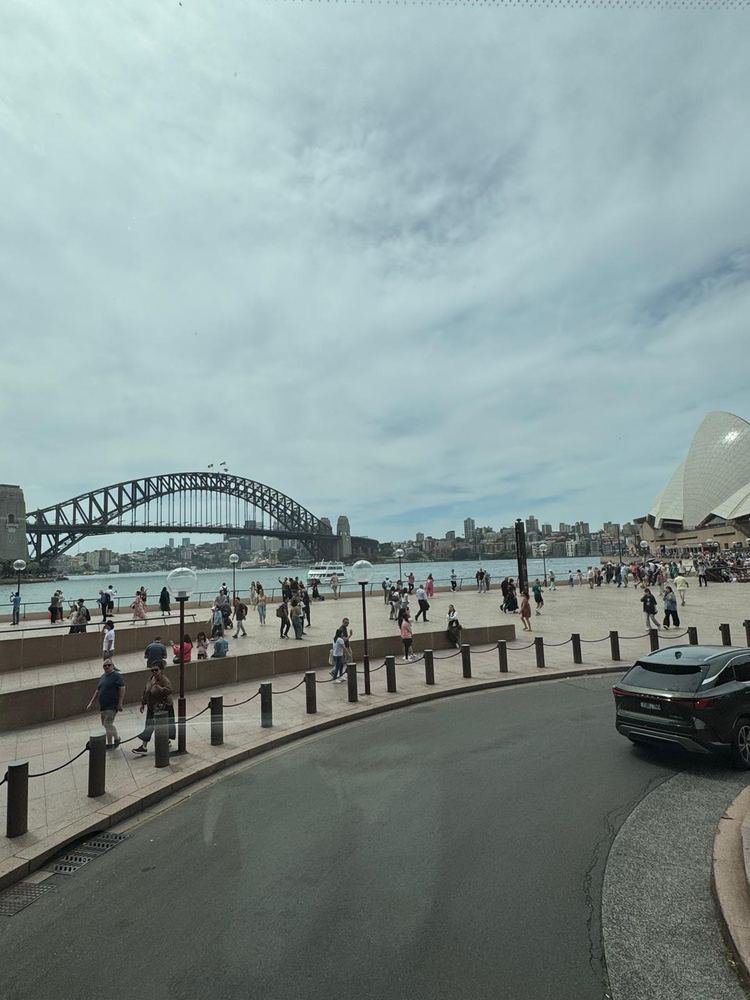 Orla de Circular Quay com a Harbour Bridge ao fundo